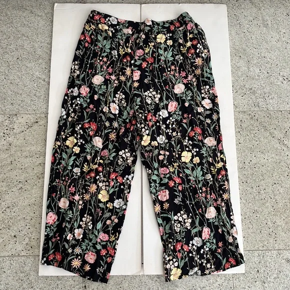Loft Black and Floral Pants with Elastic and Draw String Waist - Picture 5 of 5